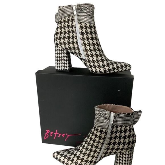 Betsey Johnson Black & White Houndstooth Booties w/ Rhinestone Buckle 9.5 NEW - Picture 5 of 10